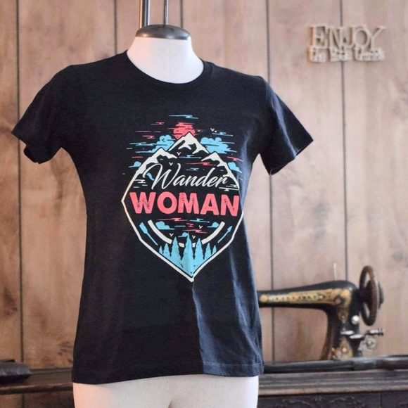 Wander Woman Print T-Shirt - Picture 7 of 8